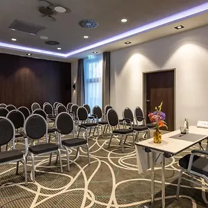 4* Otel Leonardo